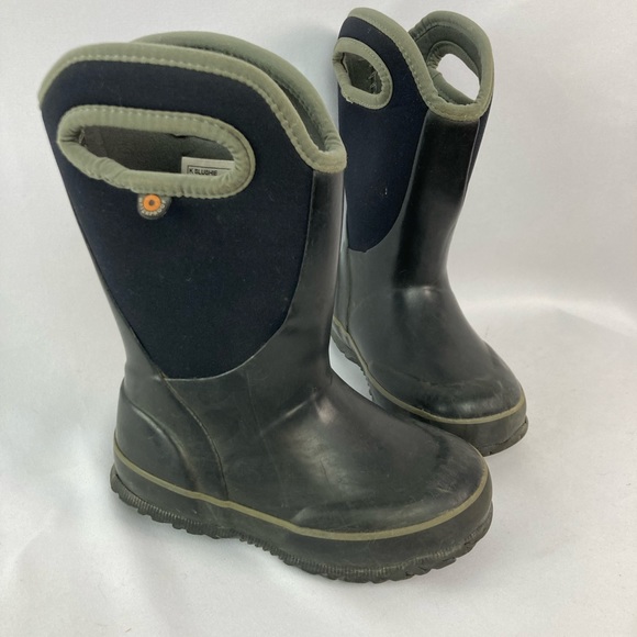 Bogs Other - Black BOGS kid slushy Rainboot size 9